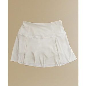 Ladies Size 6 Athletica Lululemon Skirt